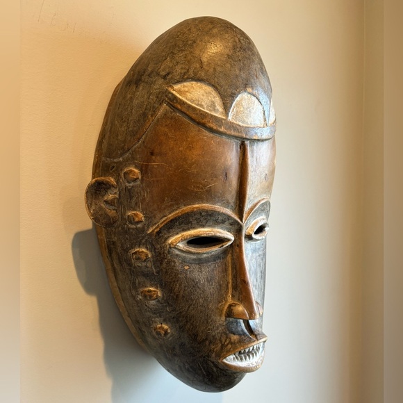 Vintage African wood hand carved large mask wall hanging in excellent condition - Picture 2 of 7